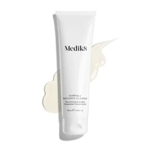 MEDIK8 SURFACE RADIANCE CLEANSE - ŻEL OCZYSZCZAJĄCY Z MANGOSTANEM I KWASAMI AHA/BHA 150 ML